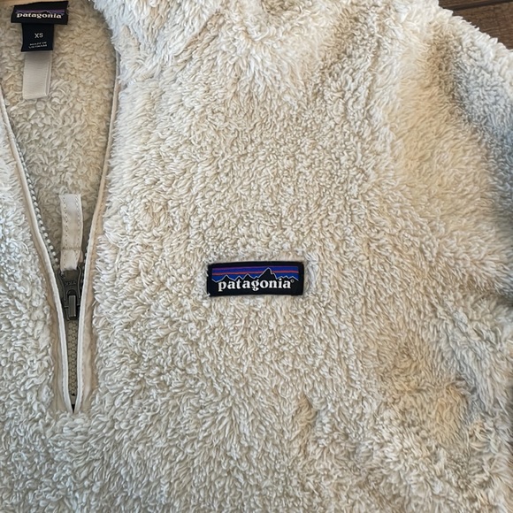 Like new Patagonia Fleece 1/4 zip Pullover - Picture 2 of 7